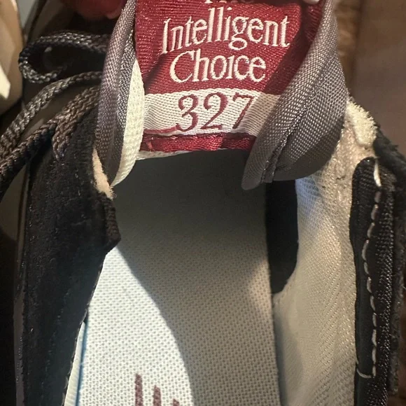 New Balance 327 women’s Black, White, and Gray Sneakers. Worn once - Picture 5 of 6